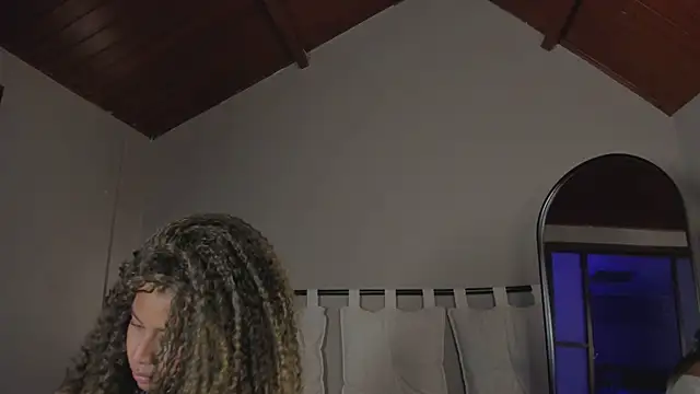 nayah   online show from March 2025 01:45:01 AM