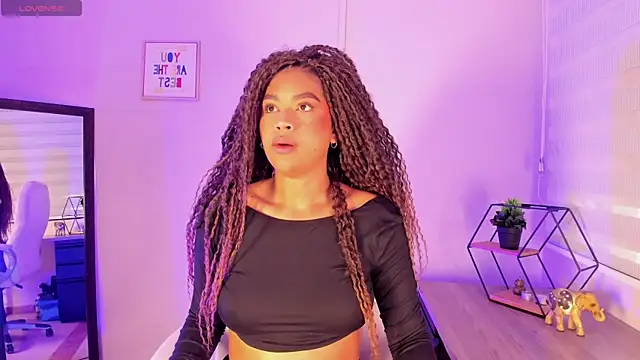 nayah   online show from October 2025 12:12:02 PM