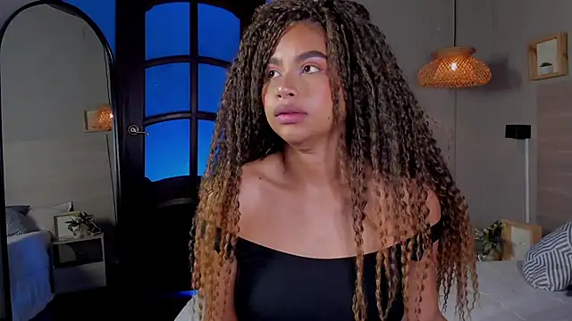 nayah   online show from October 2025 07:24:02 PM