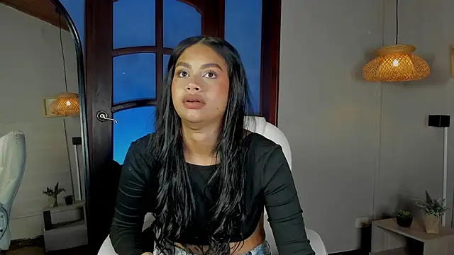 nayah   online show from December 2025 07:53:01 PM