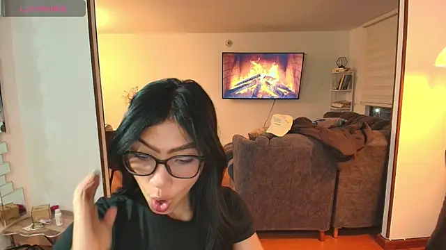 Snapshot of samy_jonnes_ chatting on April 2026 11:18:01 PM samy jonnes online show from April 2026 11:18:01 PM