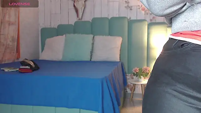 Alison Simmons online show from February 2025 11:20:01 AM