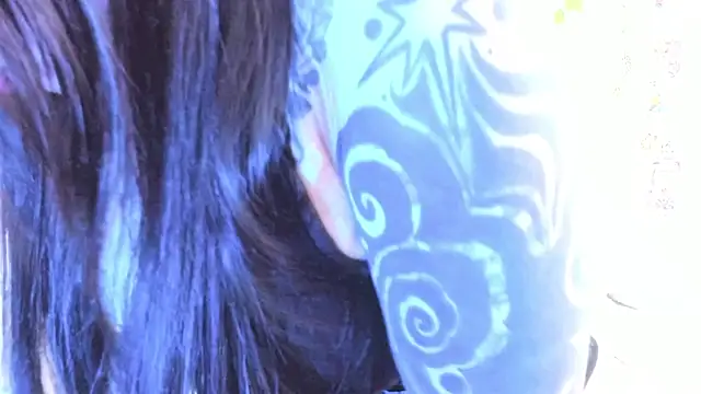 Snapshot of Dianne_Golden chatting on October 2025 11:35:01 PM Dianne Golden online show from October 2025 11:35:01 PM