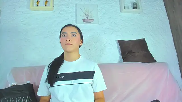 emiily s online show from February 2025 12:05:02 PM