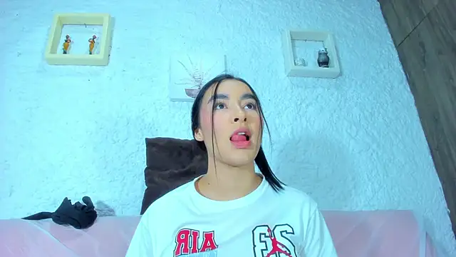 emiily s online show from February 2025 12:06:02 PM