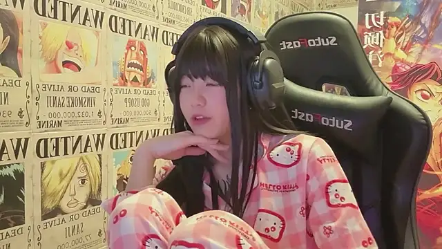 Snapshot of SNAKEgirlQAQ chatting on June 2026 05:18:01 PM SNAKEgirlQAQ online show from June 2026 05:18:01 PM