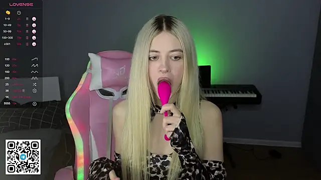 Snapshot of mybunnywendy chatting on February 2025 03:21:01 PM mybunnywendy online show from February 2025 03:21:01 PM