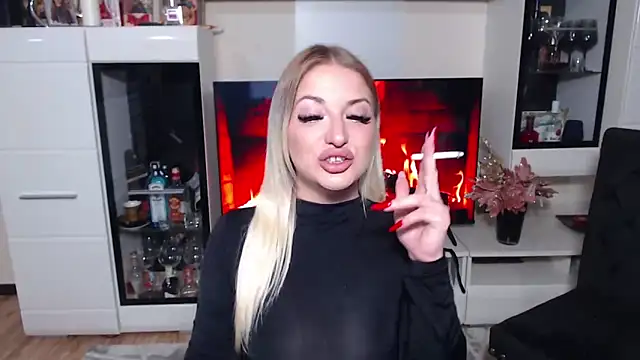 Snapshot of GodessJulia chatting on December 2025 10:41:02 PM GodessJulia online show from December 2025 10:41:02 PM