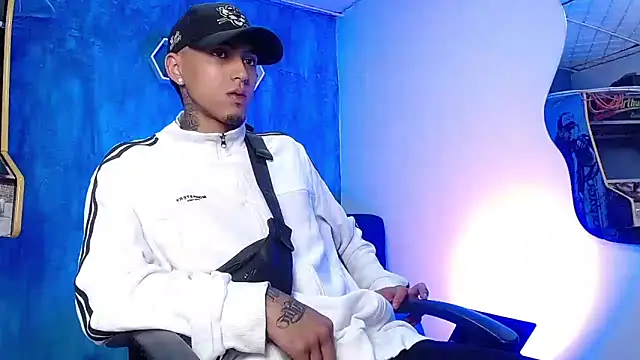 Liam lee online show from December 2024 12:49:01 PM