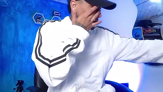 Liam lee online show from January 2025 01:26:01 PM