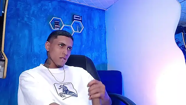 Liam lee online show from February 2025 04:24:01 PM