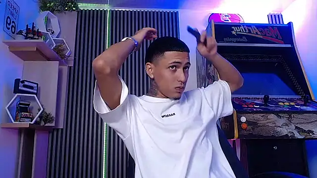 Liam lee online show from March 2025 04:52:02 PM