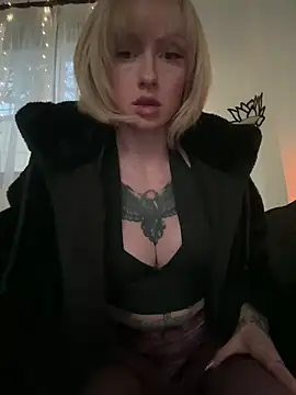 Snapshot of haileyhope_ chatting on March 2026 04:18:01 PM haileyhope online show from March 2026 04:18:01 PM