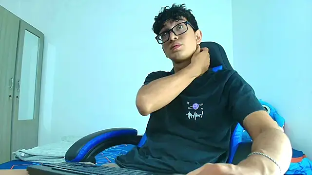 TylerWhite  online show from March 2025 07:20:02 PM