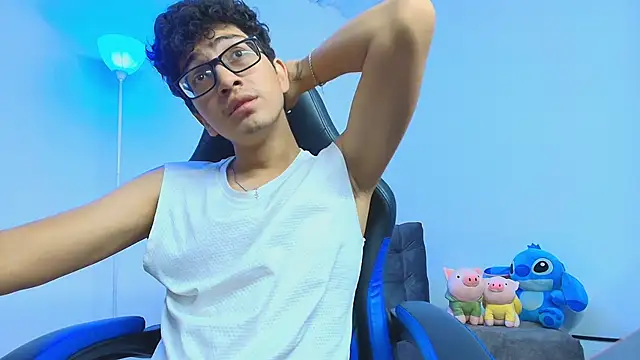 TylerWhite  online show from September 2025 04:01:01 AM