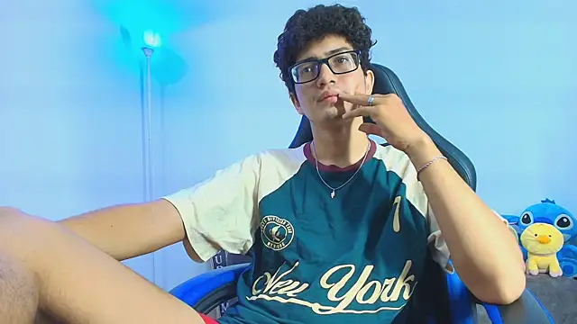 TylerWhite  online show from October 2025 03:45:01 AM