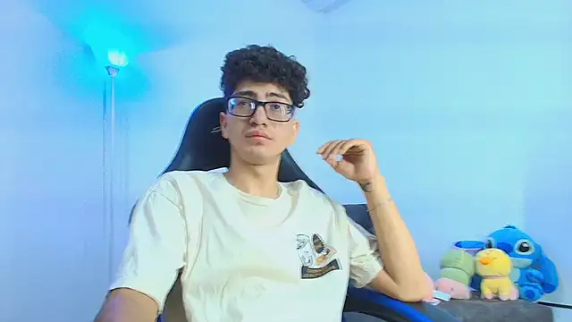 TylerWhite  online show from October 2025 04:43:02 AM