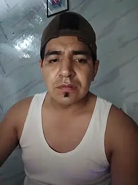 Snapshot of latino17 chatting on March 2026 11:30:01 PM latino17 online show from March 2026 11:30:01 PM