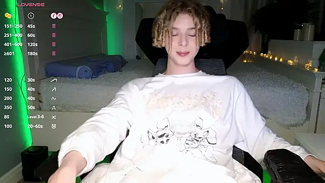 Snapshot of Kudi_Minnt chatting on March 2026 05:23:02 PM Kudi Minnt online show from March 2026 05:23:02 PM