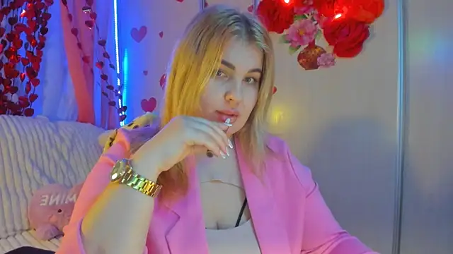 CoraSwon online show from February 2025 07:14:01 PM