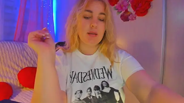 CoraSwon online show from March 2025 04:18:01 PM