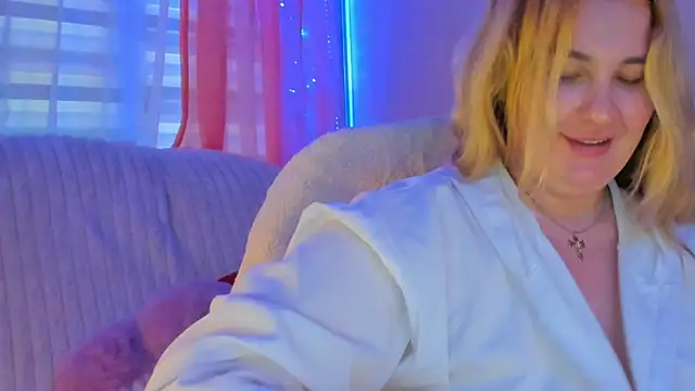 CoraSwon online show from March 2025 02:45:01 PM