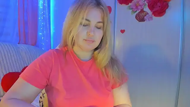 CoraSwon online show from March 2025 06:44:02 PM