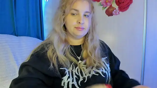 CoraSwon online show from October 2025 06:42:02 AM