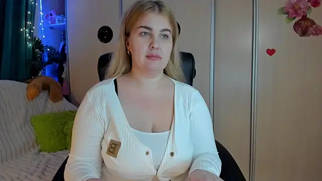 CoraSwon online show from February 2026 03:24:01 PM