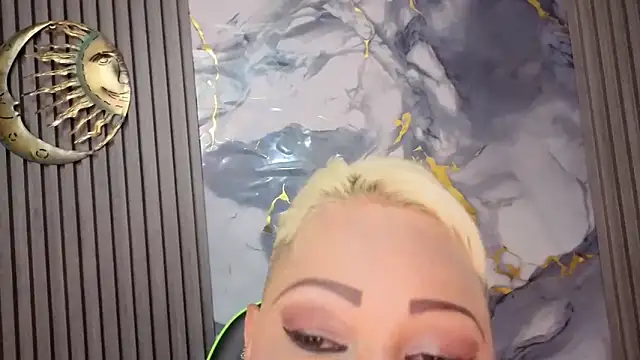 GianellaCox  online show from April 2026 11:54:02 AM