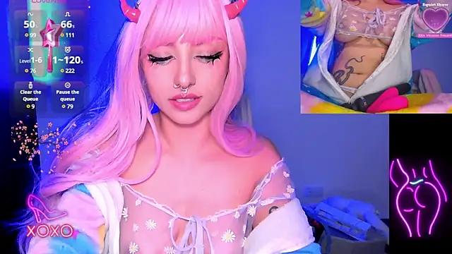 Snapshot of HollyDominic chatting on February 2025 01:57:01 PM HollyDominic online show from February 2025 01:57:01 PM