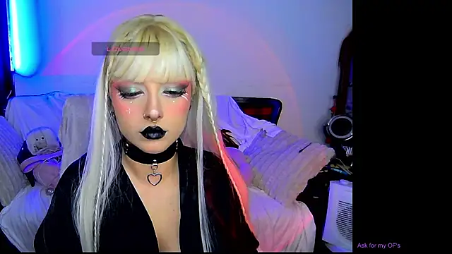 Snapshot of HollyDominic chatting on March 2026 12:49:01 AM HollyDominic online show from March 2026 12:49:01 AM