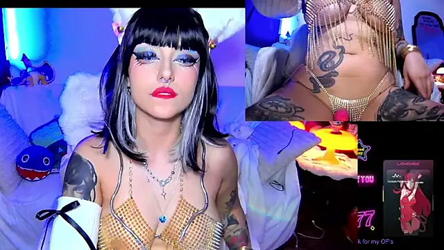 Snapshot of HollyDominic chatting on April 2026 06:57:01 PM HollyDominic online show from April 2026 06:57:01 PM