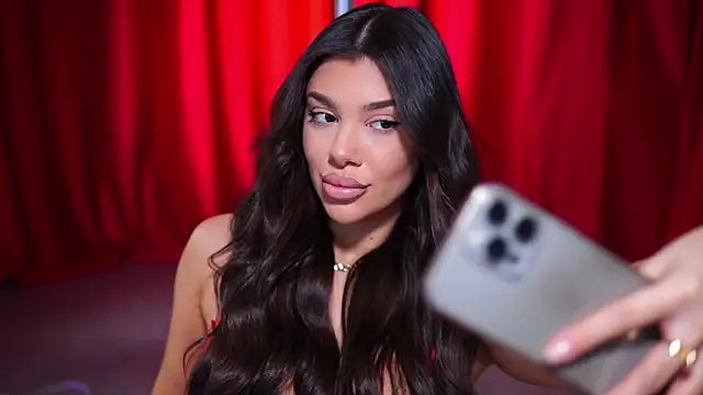 Snapshot of NatyDesiree chatting on January 2025 07:52:01 PM NatyDesiree online show from January 2025 07:52:01 PM