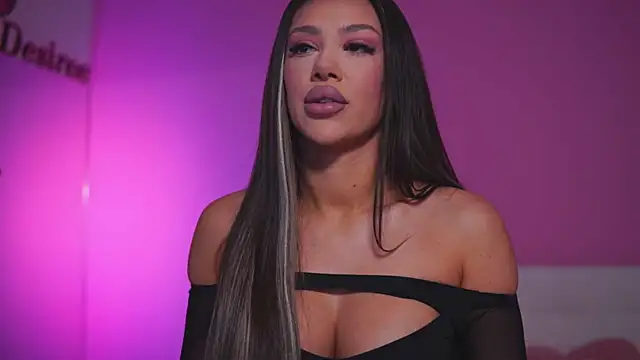 Snapshot of NatyDesiree chatting on March 2025 05:09:02 AM NatyDesiree online show from March 2025 05:09:02 AM