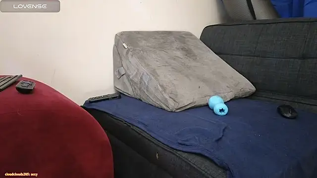 Snapshot of pantslesstraveler_plt chatting on March 2025 12:35:02 PM pantslesstraveler plt online show from March 2025 12:35:02 PM