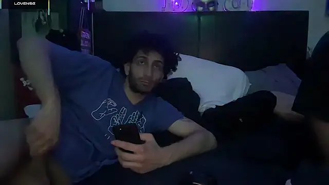 pantslesstraveler plt online show from November 2025 12:49:02 AM