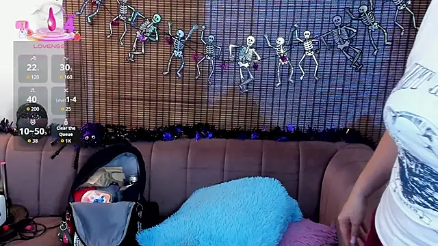 ariana cross online show from October 2025 01:43:02 PM