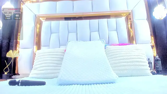 Snapshot of RileySweett chatting on November 2025 11:42:02 AM RileySweett online show from November 2025 11:42:02 AM