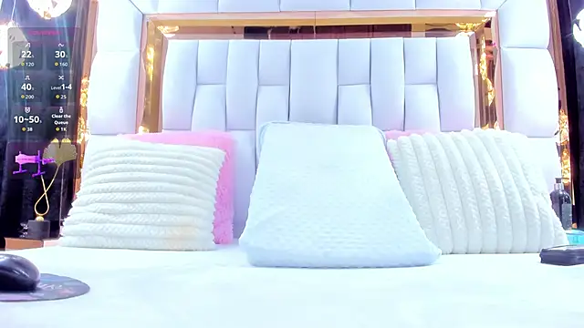 Snapshot of RileySweett chatting on November 2025 11:43:02 AM RileySweett online show from November 2025 11:43:02 AM