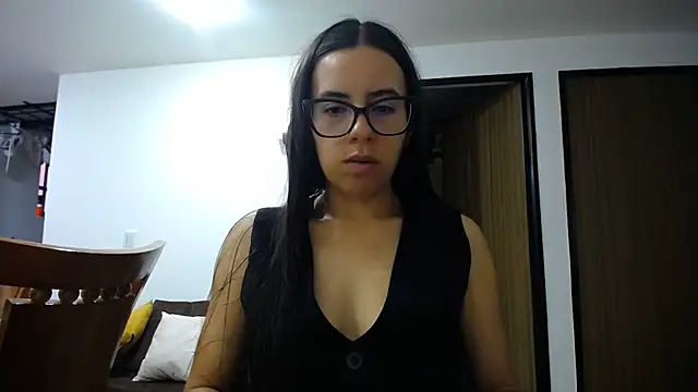 Snapshot of Mariam_Gomezxxx chatting on May 2026 06:37:01 PM Mariam Gomezxxx online show from May 2026 06:37:01 PM