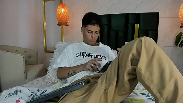 Levy Steve online show from November 2025 04:13:02 AM