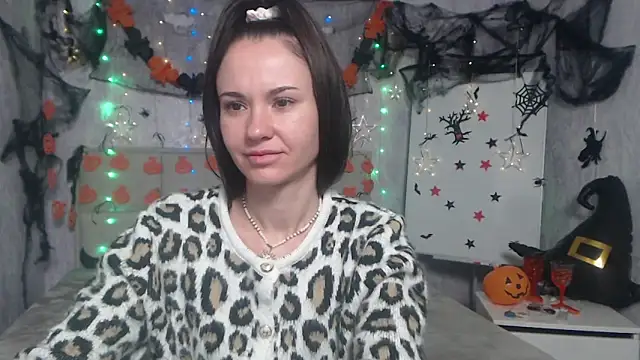 Snapshot of KaraCriegs chatting on October 2025 05:13:01 AM KaraCriegs online show from October 2025 05:13:01 AM