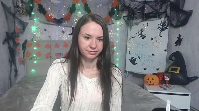 Snapshot of KaraCriegs chatting on November 2025 06:32:01 PM KaraCriegs online show from November 2025 06:32:01 PM