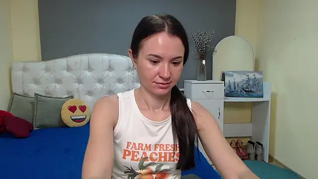 Snapshot of KaraCriegs chatting on November 2025 06:52:02 PM KaraCriegs online show from November 2025 06:52:02 PM