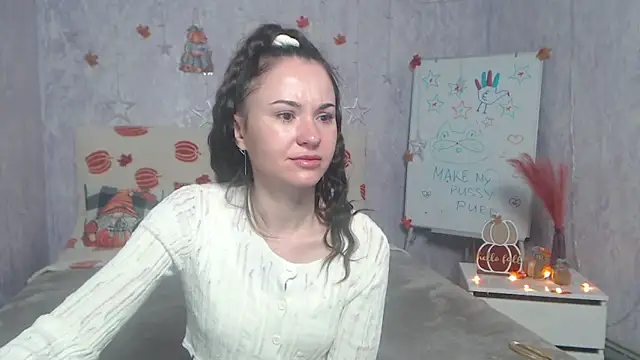 Snapshot of KaraCriegs chatting on November 2025 06:28:01 PM KaraCriegs online show from November 2025 06:28:01 PM