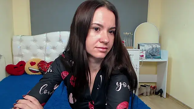 Snapshot of KaraCriegs chatting on December 2025 06:58:01 PM KaraCriegs online show from December 2025 06:58:01 PM