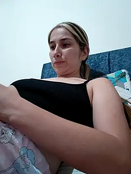 Snapshot of Iris_love18 chatting on February 2026 03:11:01 AM Iris love18 online show from February 2026 03:11:01 AM