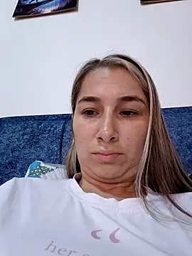 Snapshot of Iris_love18 chatting on February 2026 02:18:01 PM Iris love18 online show from February 2026 02:18:01 PM