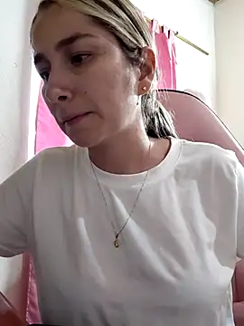Snapshot of Iris_love18 chatting on March 2026 11:01:01 PM Iris love18 online show from March 2026 11:01:01 PM
